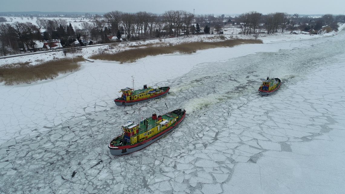 Z wody i powietrza. Drony pomagają w kruszeniu lody na Wiśle