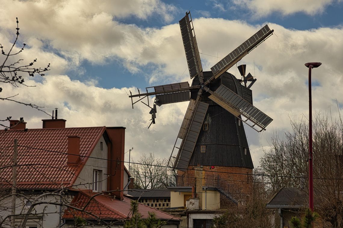 Tczew: Wiatr pokonał wiatrak, ale za kilka tygodni zabytek zostanie naprawiony Tczew: Wiatr pokonał wiatrak, ale za kilka tygodni zabytek zostanie naprawiony