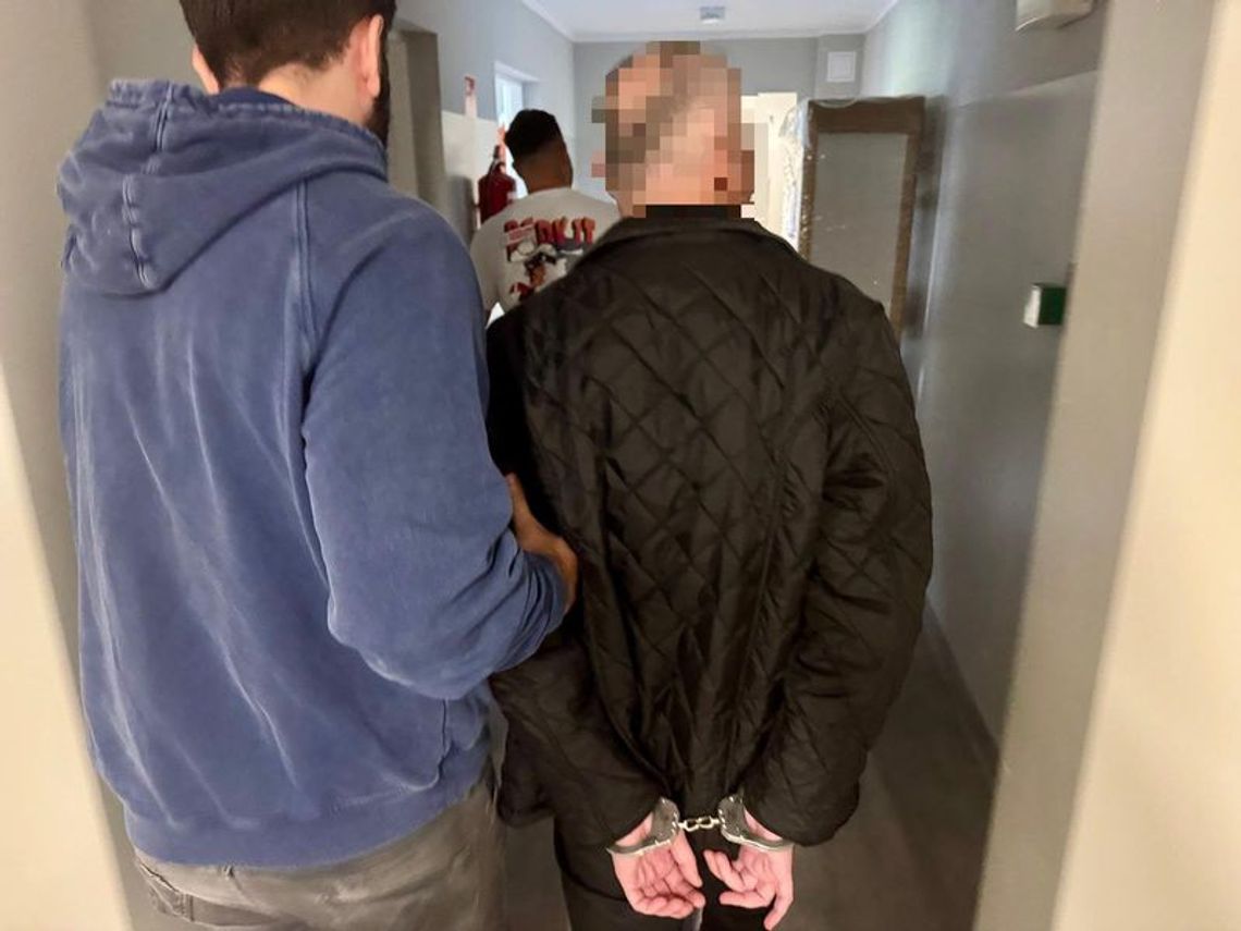Zaatakowali medyków. Dwóch agresywnych mężczyzn usłyszało zarzuty zatrzymany