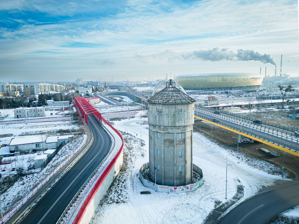 Zabytkowa wieża ciśnień w Gdańsku nadal bez dachu. Konserwator zapowiada kontrolę