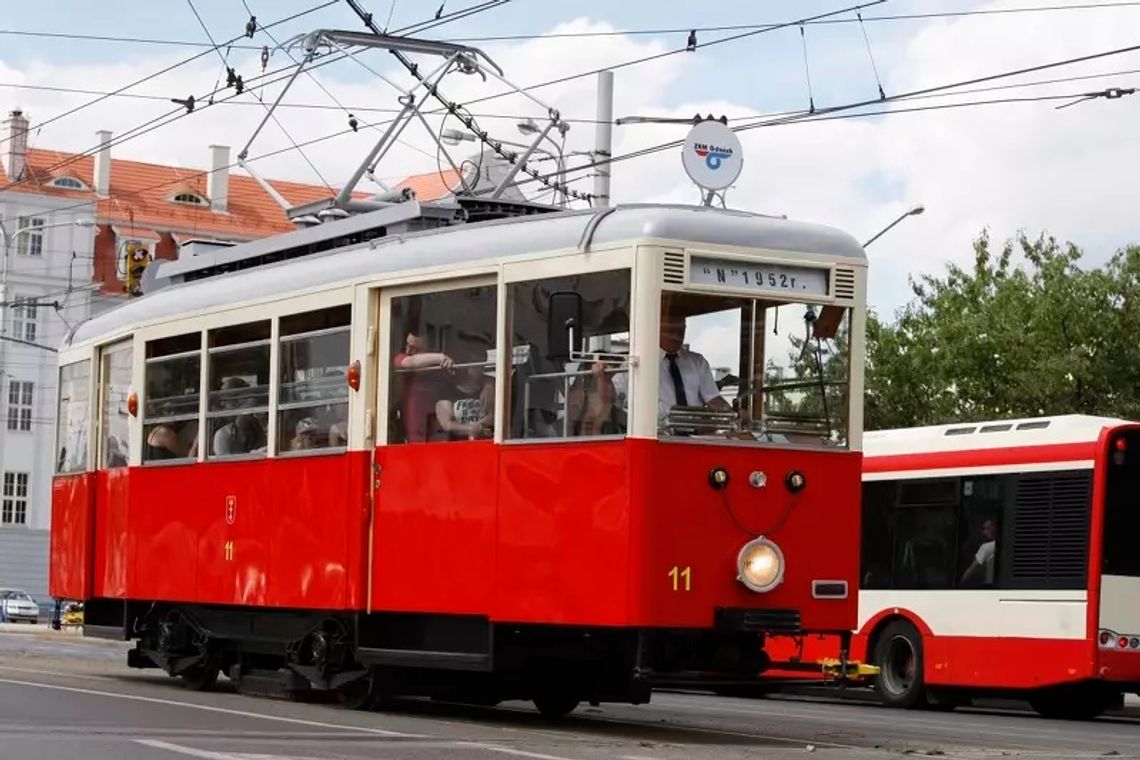 Zabytkowe tramwaje i autobusy w Gdańsku. Ruszają linie sezonowe