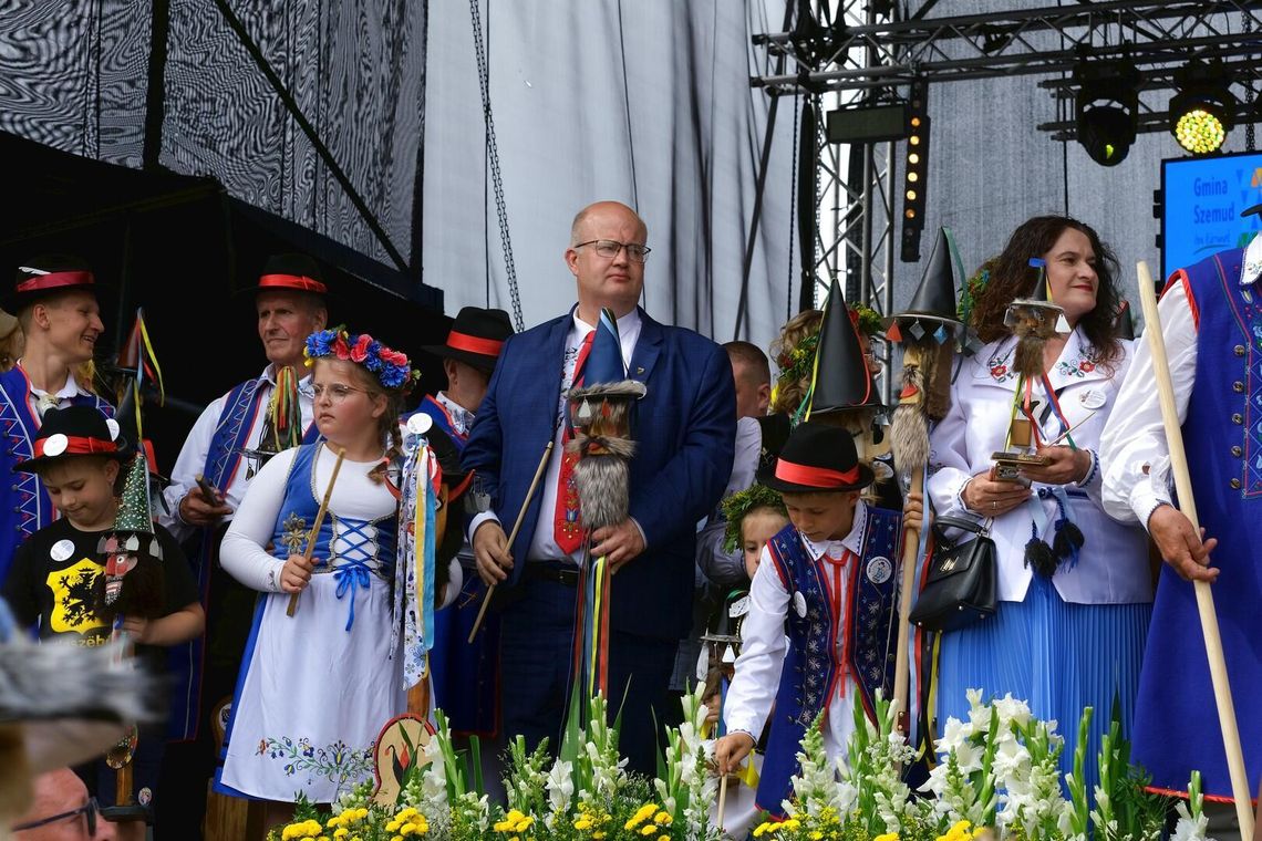 bicie rekordu w jednoczesnej grze na diabelskich skrzypcach w Szemudzie