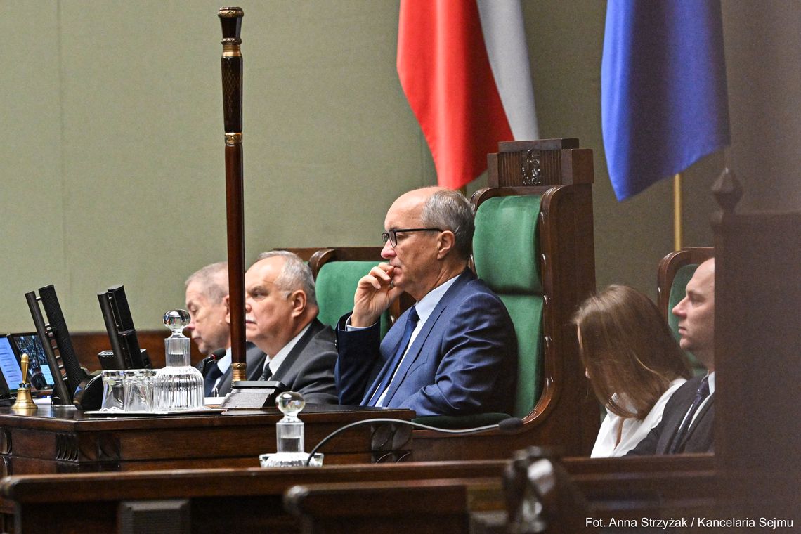 Zakaz sprzedaży alkoholu w Sejmie i nowe zasady kilometrówek dla posłów