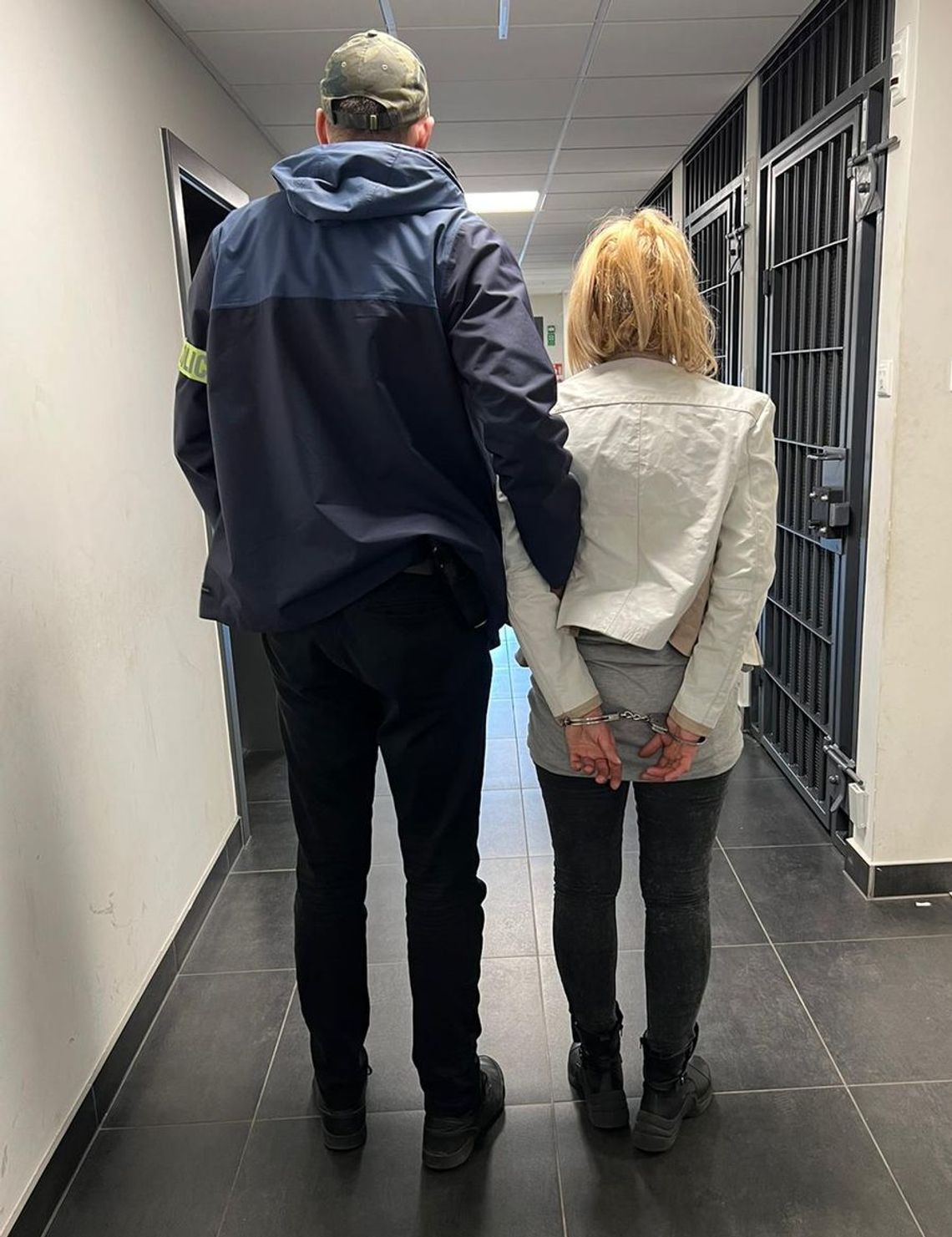 41-latka zatrzymana w Gdańsku za kradzież walizki i posiadanie amfetaminy | źródło: KMP Gdańsk