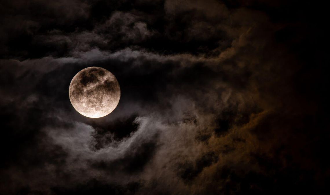 Zbożowy Księżyc 2025 dziś na niebie! Indianianie nazywali go Księżycem Jesiotrów