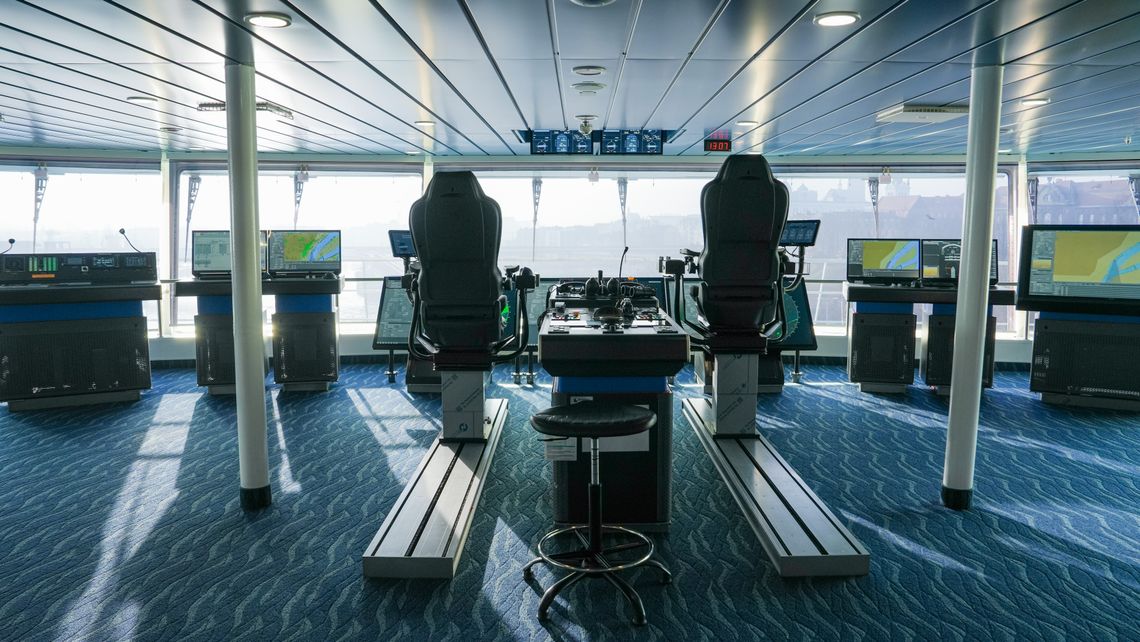 prom Jantar Unity, mostek