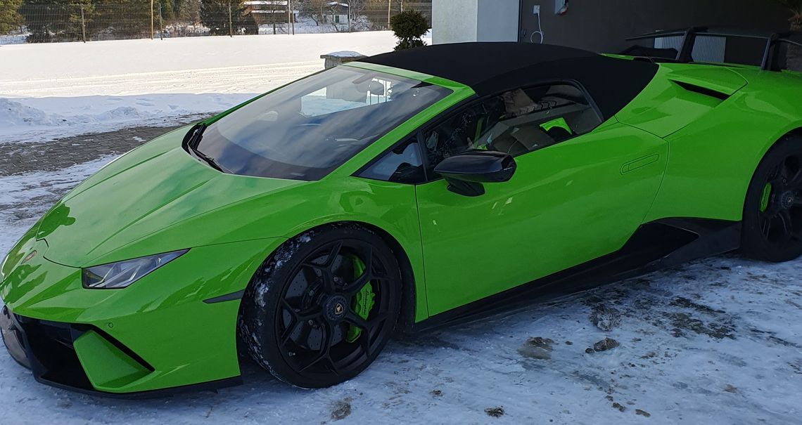 Chojnice: Zielone Lamborghini zostaje w garażu „skarbówki". Będzie druga licytacja
