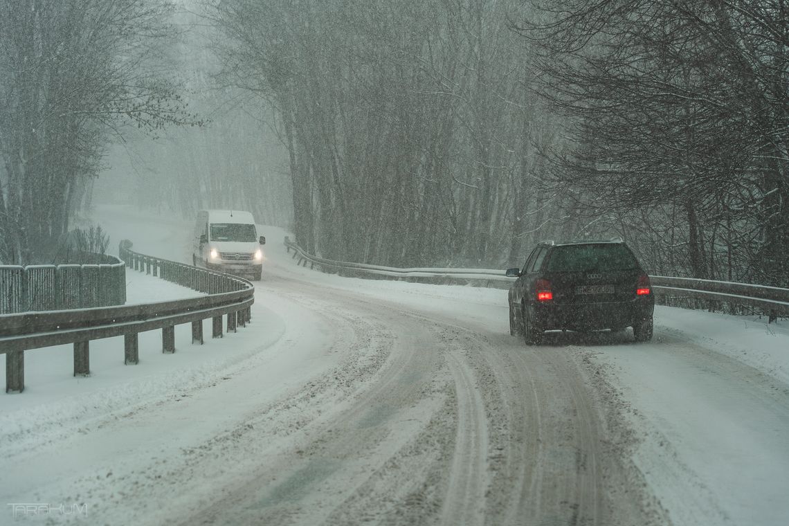 Zima nie odpuszcza! Silne mrozy, śnieżyce i nagłe odwilże