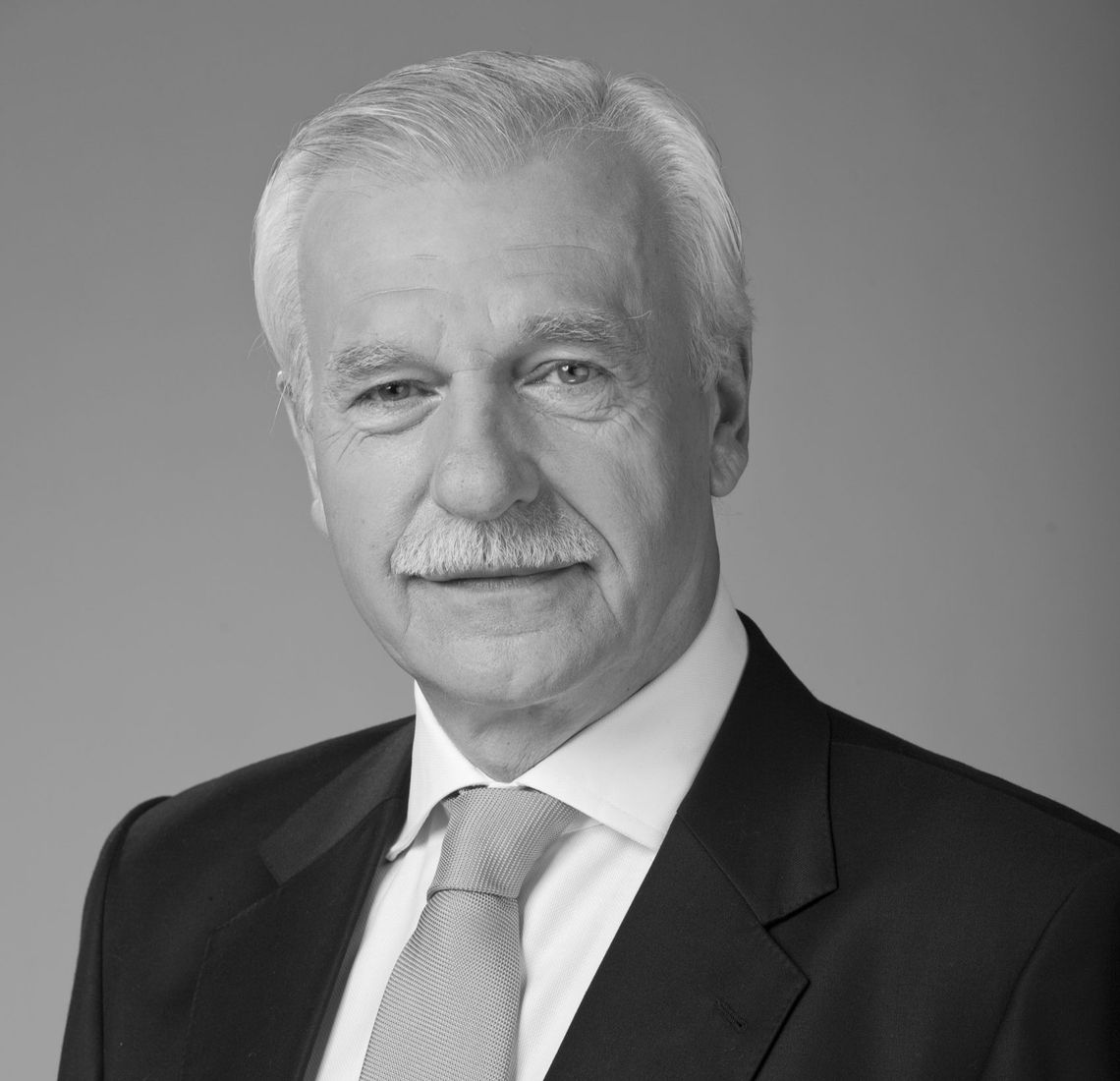 Zmarł Andrzej Olechowski. Razem z Donaldem Tuskiem zakładał PO