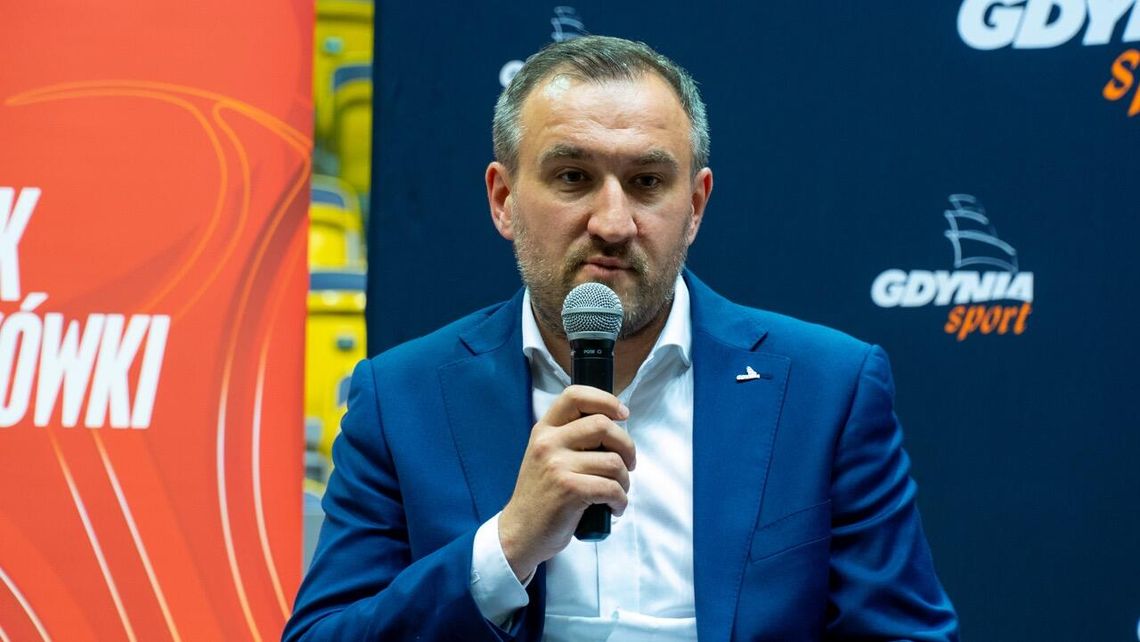 Zmiany w gdyńskich władzach. Tomasz Augustyniak wrócił na fotel wiceprezydenta Tomasz Augustyniak ponownie wiceprezydentem Gdyni