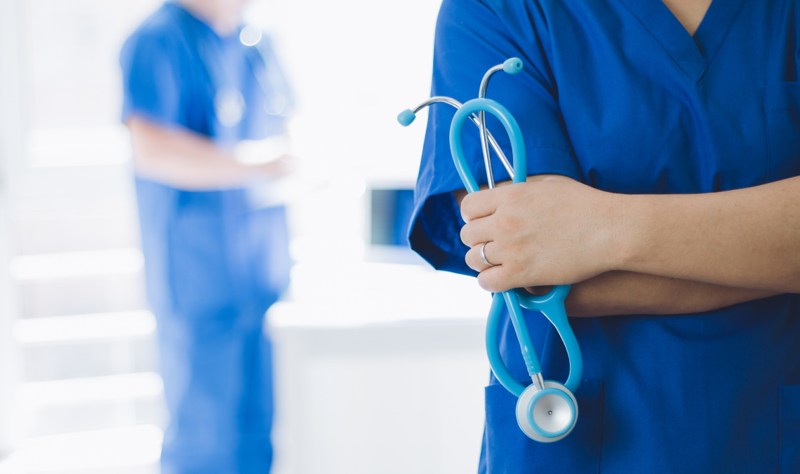 Państwo walczy z pseudomedycyną. Lex Szarlatan ma ukrócić „cudowne terapie”