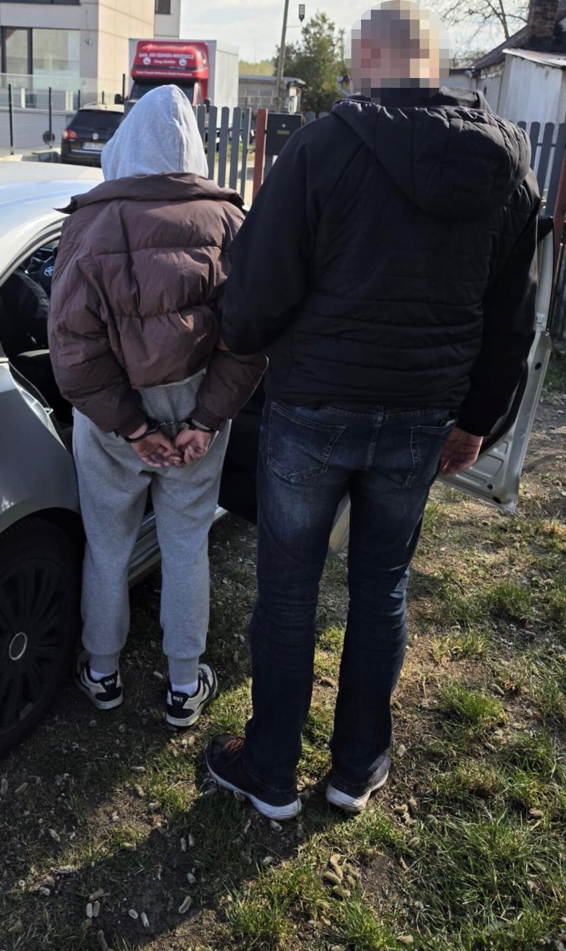 Gdańsk: Znęcali się nad 15-latkiem i wszystko nagrywali. Trzy osoby zatrzymane