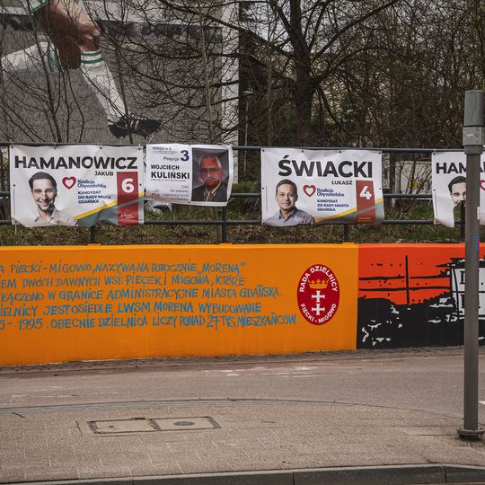 mural przedstawiający budowę osiedla na Morenie, Gdańsk 2024