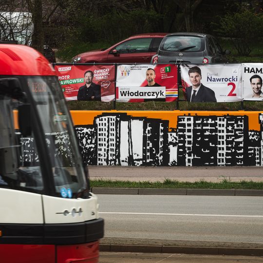 mural przedstawiający budowę osiedla na Morenie, Gdańsk 2024