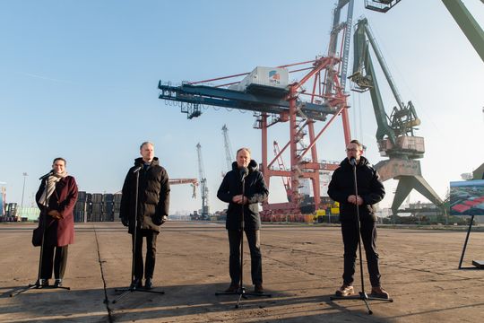 Donald Tusk, terminal zbożowy, Port Gdańsk, 2024