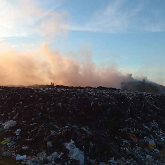 Pożar składowiska odpadów w Czarnówku koło Lęborka!