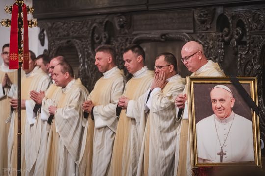 Msza św. za zmarłego papieża Franciszka, archikatedra oliwska, Gdańsk 2025