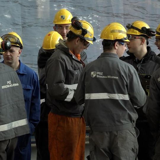 palenie blach pod budowę fregaty ORP Burza w PGZ Stoczni Wojennej