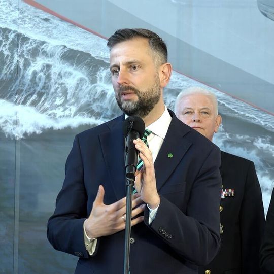 Palenie blach pod budowę fregaty ORP Burza w PGZ Stoczni Wojennej