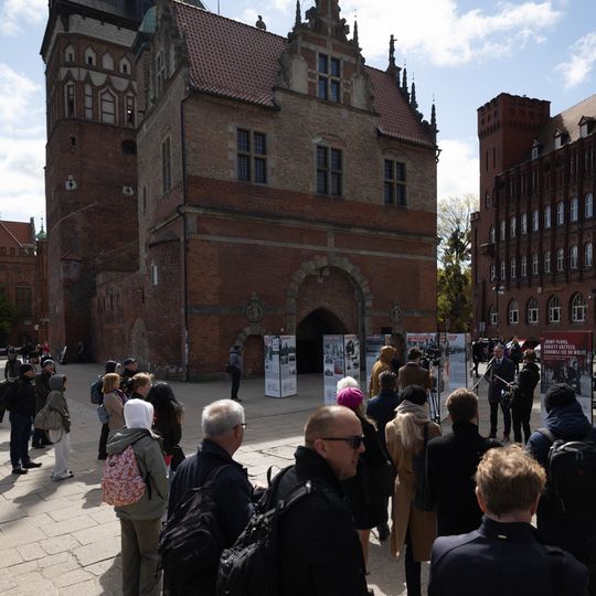 otwarcie na Targu Węglowym w Gdańsku wystawy IPN o Armii Czerwonej