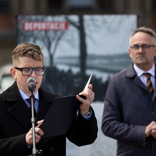 otwarcie na Targu Węglowym w Gdańsku wystawy IPN o Armii Czerwonej