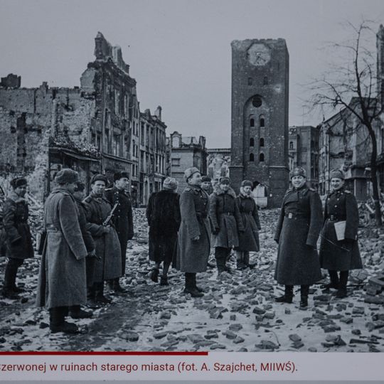 otwarcie na Targu Węglowym w Gdańsku wystawy IPN o Armii Czerwonej