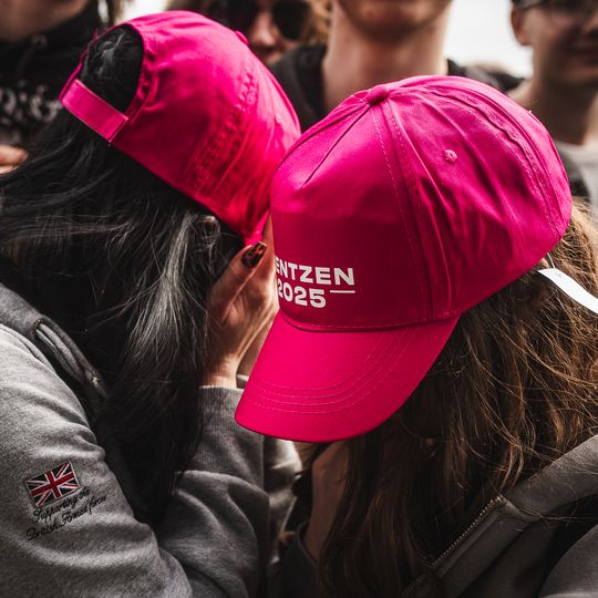 Sławomir Mentzen na spotkaniu z wyborcami w Kartuzach, 2025