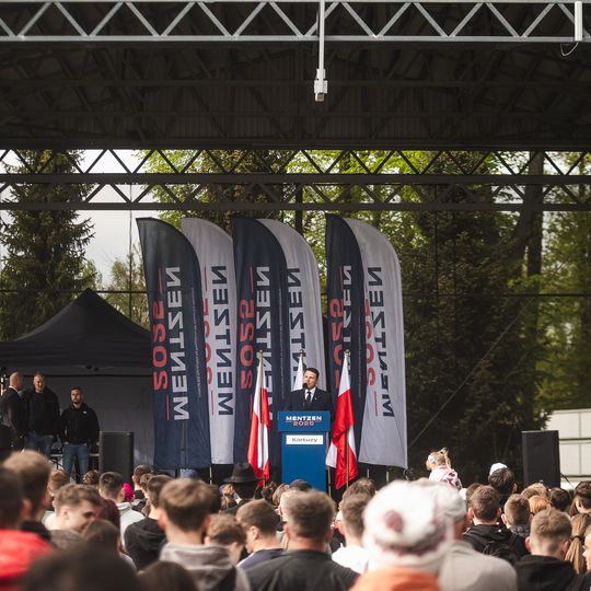 Sławomir Mentzen na spotkaniu z wyborcami w Kartuzach, 2025