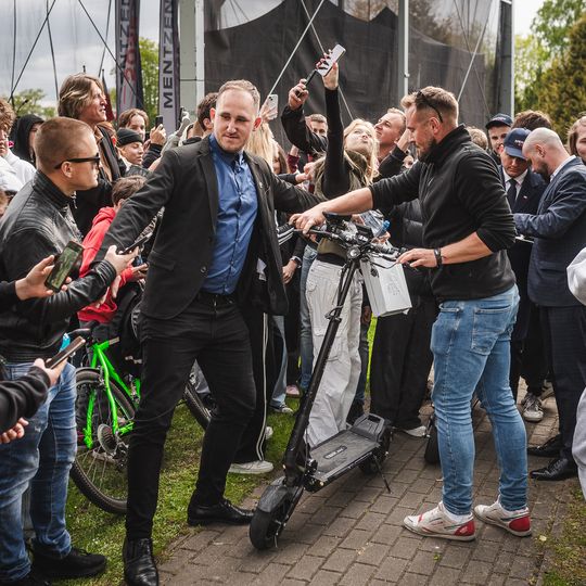 Sławomir Mentzen na spotkaniu z wyborcami w Kartuzach, 2025