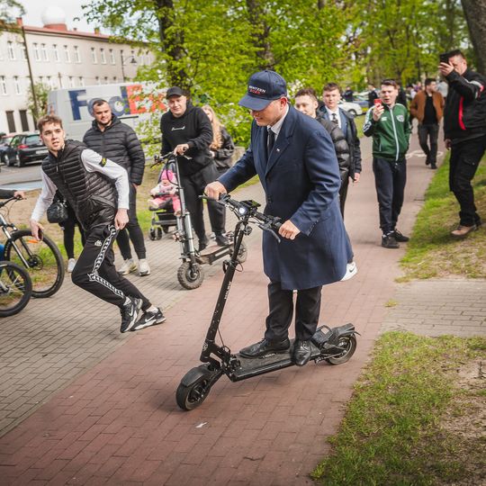 Sławomir Mentzen na spotkaniu z wyborcami w Kartuzach, 2025