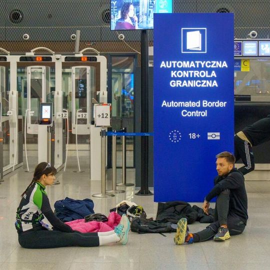 nocny duathlon 2025 na lotnisku w Gdańsku