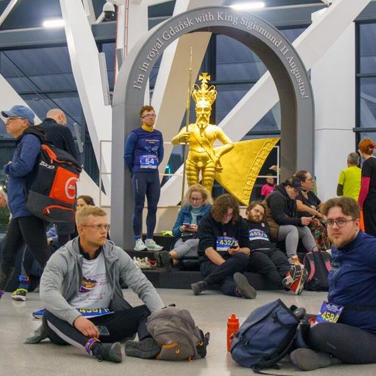 Nocny duathlon 2025 w Porcie Lotniczym im. Lecha Wałęsy w Gdańsku