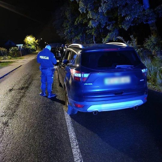 kontrola pseudokibiców, którzy chcieli wykonać nielegalne graffiti w Pelplinie