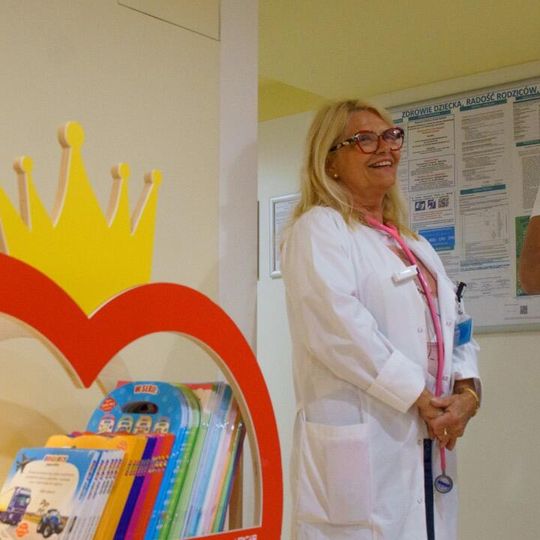 biblioteczka w Szpitalu Dziecięcym Polanki w Gdańsku