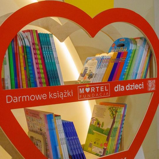biblioteczka w Szpitalu Dziecięcym Polanki w Gdańsku