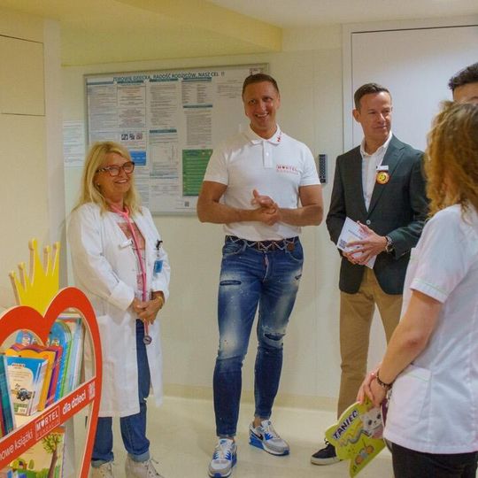 biblioteczka w Szpitalu Dziecięcym Polanki w Gdańsku