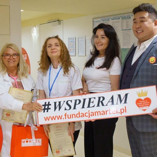 biblioteczka w Szpitalu Dziecięcym Polanki w Gdańsku