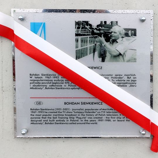 Tablica pamiątkowa Bohdana Sienkiewicza