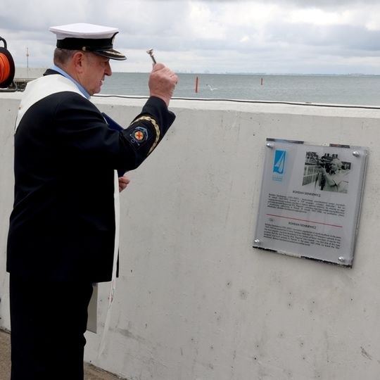 odsłonięcie tablicy Bohdana Sienkiewicza w Alei Żeglarstwa Polskiego w Gdyni