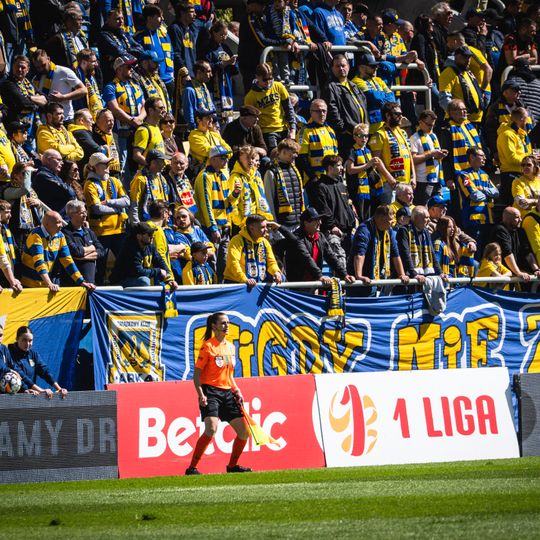 Arka Gdynia remisuje z GKS Tychy i świętuje awans!