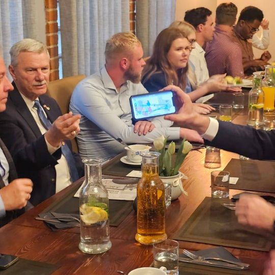 spotkanie studentów z Teksasu z kaszubskimi przedsiębiorcami i samorządowcami w Szymbarku