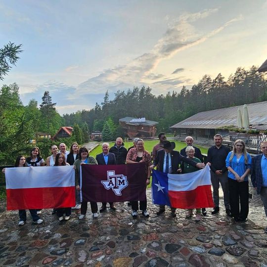 spotkanie studentów z Teksasu z kaszubskimi przedsiębiorcami i samorządowcami w Szymbarku
