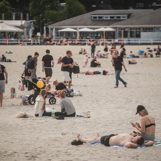 plażowicze w Gdyni, lato 2025
