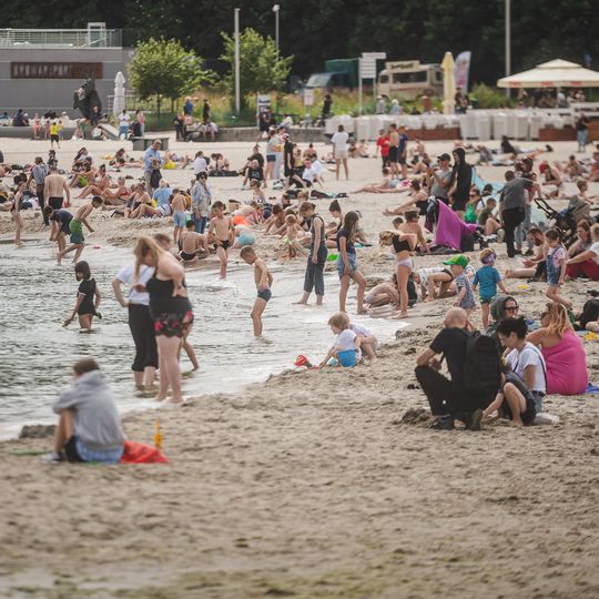 plażowicze w Gdyni, lato 2025
