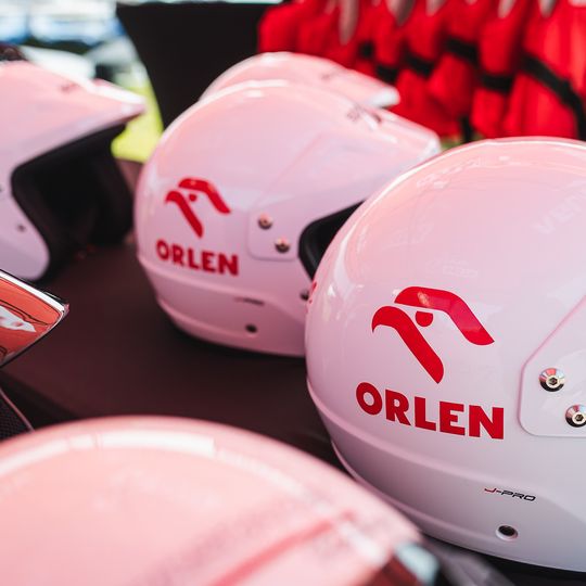 Bartłomiej Marszałek na spotkaniu z dziennikarzami w Nadolu