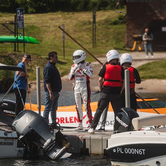 Bartłomiej Marszałek na spotkaniu z dziennikarzami w Nadolu