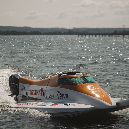 Bartłomiej Marszałek na spotkaniu z dziennikarzami w Nadolu