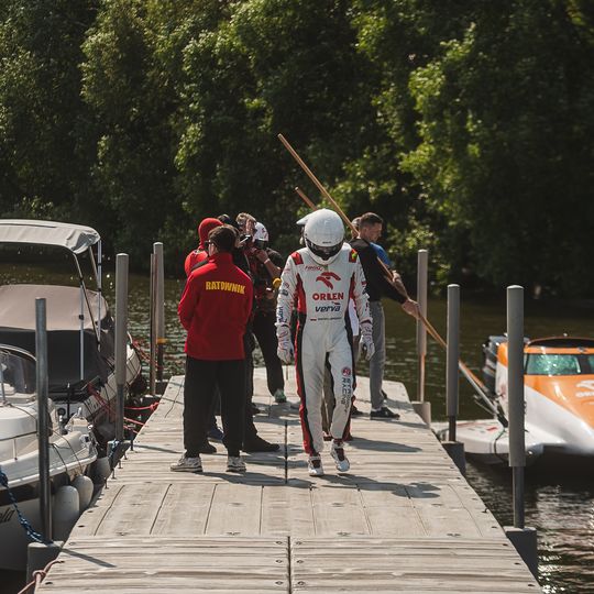 Bartłomiej Marszałek na spotkaniu z dziennikarzami w Nadolu