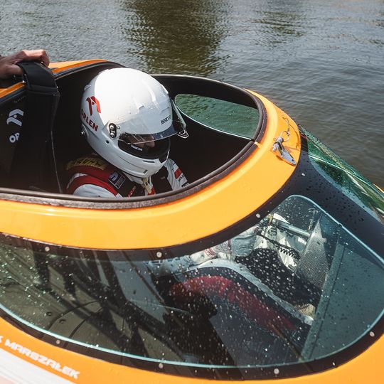 Bartłomiej Marszałek na spotkaniu z dziennikarzami w Nadolu