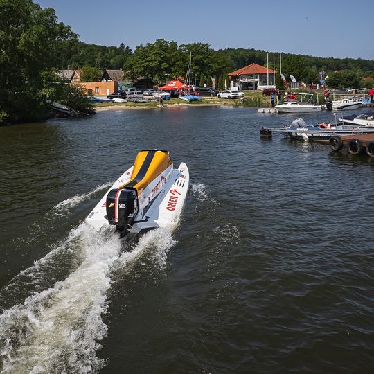 Bartłomiej Marszałek na spotkaniu z dziennikarzami w Nadolu